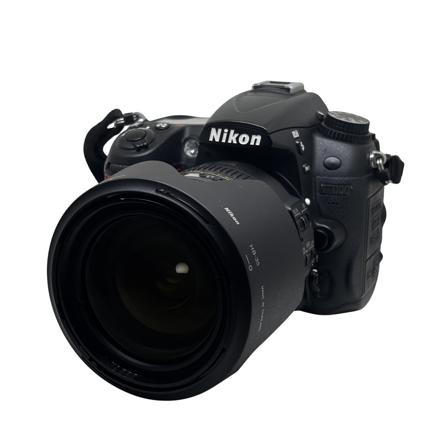 USED / Nikon D7000 + 18-200 3.6/5.6