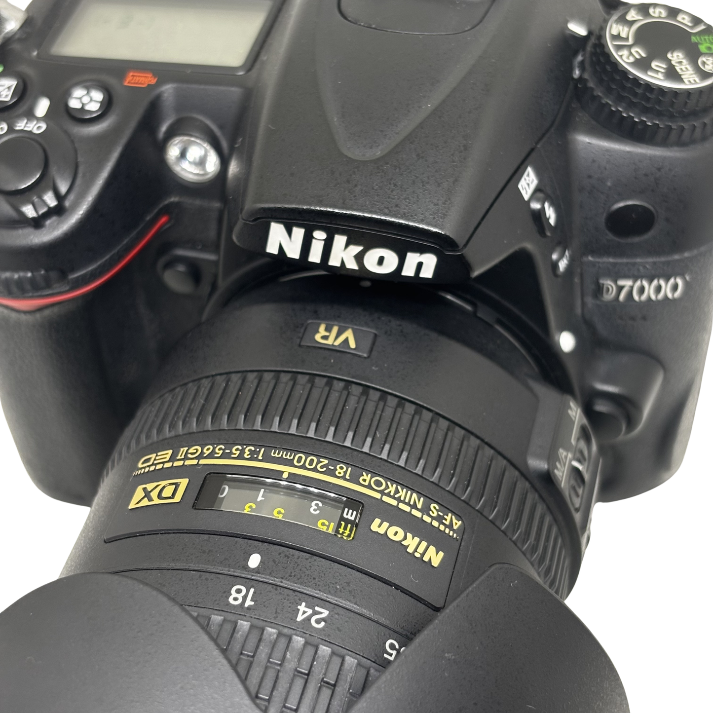 USED / Nikon D7000 + 18-200 3.6/5.6